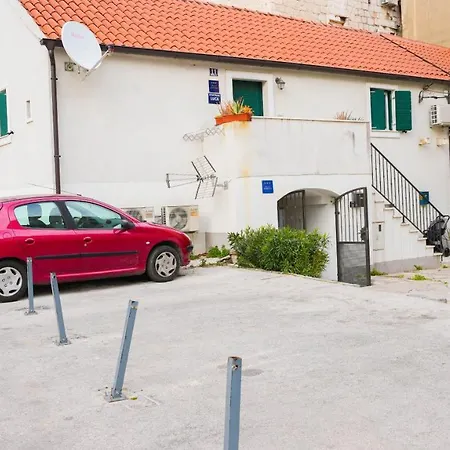 Bliss With Free Parking Appartamento *
