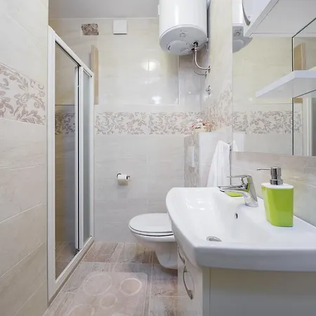 Bliss With Free Parking *