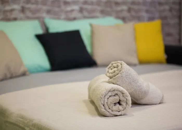 Bliss With Free Parking Split