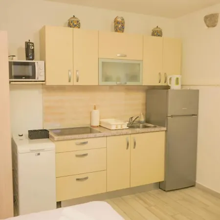 Bliss With Free Parking *