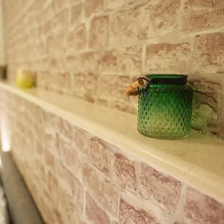 Bliss With Free Parking Split